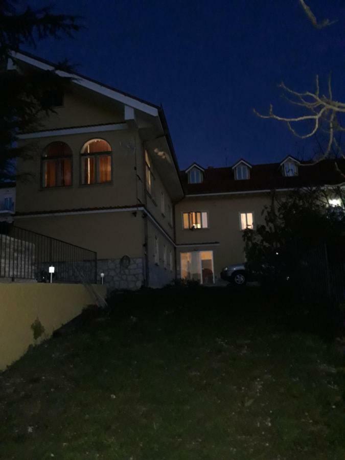 Villa Immersa Nel Verde L'Aquila Ngoại thất bức ảnh